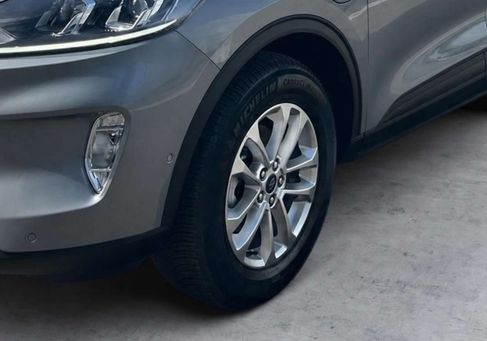 Ford Kuga, 2022 2