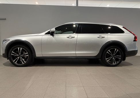 Volvo V90 Cross Country, 2021