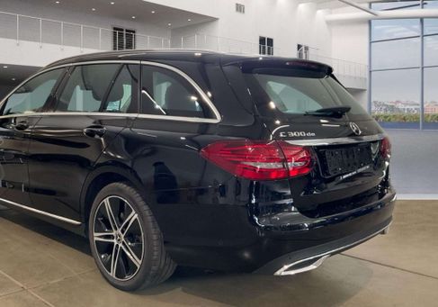 Mercedes-Benz C 300, 2020 3