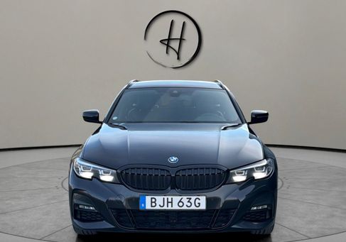 BMW 330, 2022