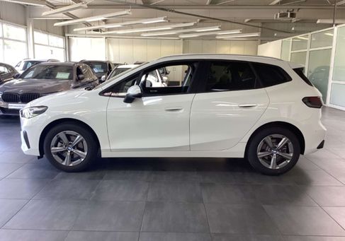 BMW 220, 2025 2