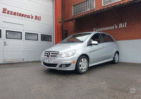 Mercedes-Benz B 200, 2011