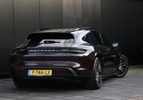 Porsche Taycan, 2022