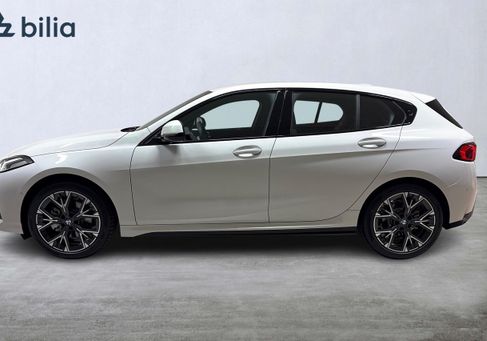 BMW 120, 2026 3