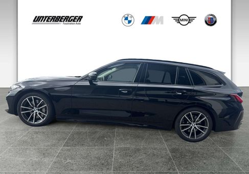 BMW 330, 2022 3