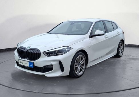 BMW 118, 2021