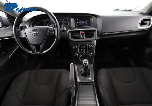Volvo V40, 2018