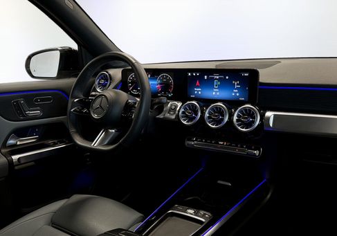 Mercedes-Benz GLB 200, 2025