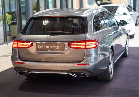 Mercedes-Benz E 300, 2019 3