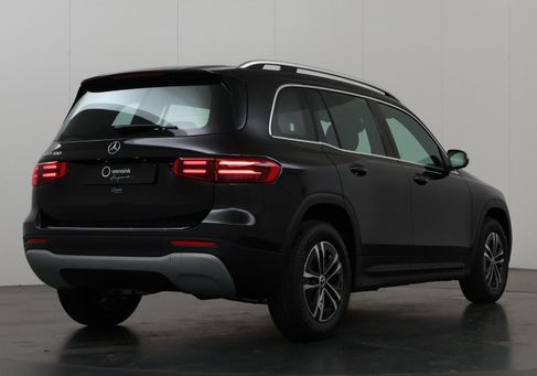 Mercedes-Benz GLB 180, 2025