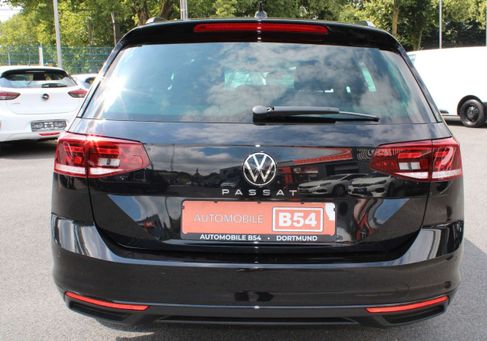Volkswagen Passat Variant, 2023 3