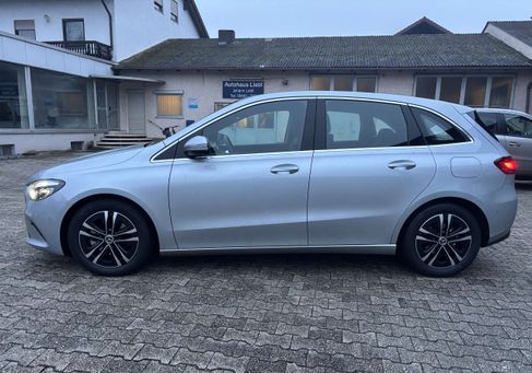 Mercedes-Benz B 180, 2024