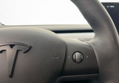 Tesla Model Y, 2023