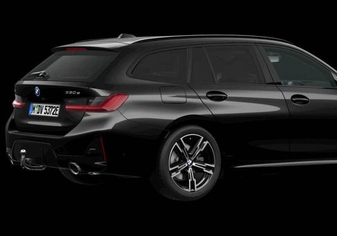 BMW 330, 2026