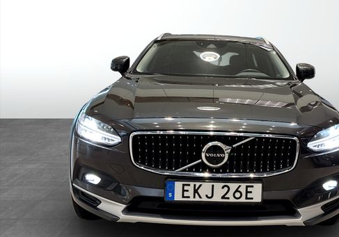 Volvo V90 Cross Country, 2021