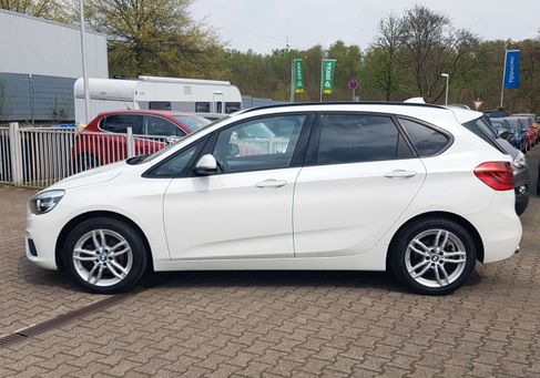 BMW 216, 2017