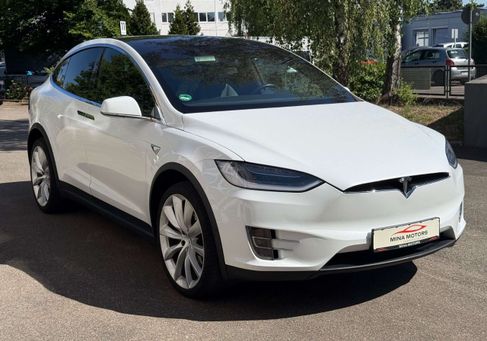 Tesla Model X, 2017