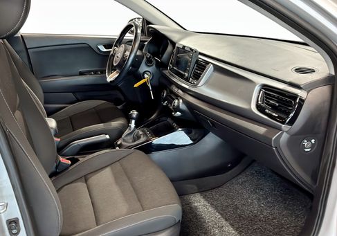 Kia Rio, 2020 3