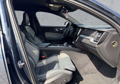 Volvo V60, 2022