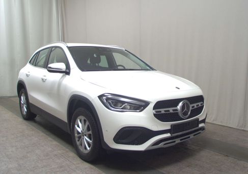 Mercedes-Benz GLA 250, 2022
