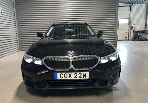 BMW 330, 2022