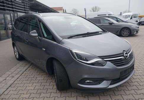 Opel Zafira, 2018