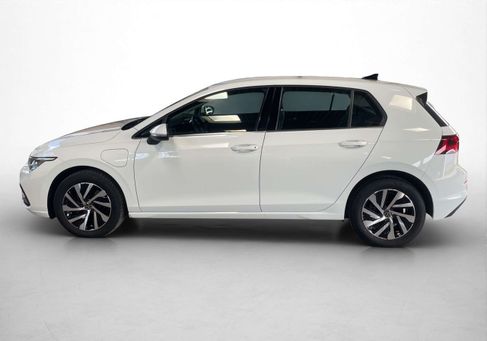 Volkswagen Golf, 2023 3
