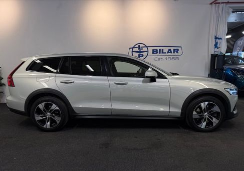 Volvo V60 Cross Country, 2020