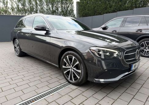 Mercedes-Benz E 300, 2022