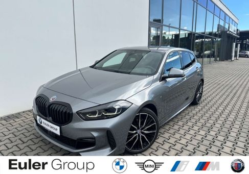 BMW 118, 2022