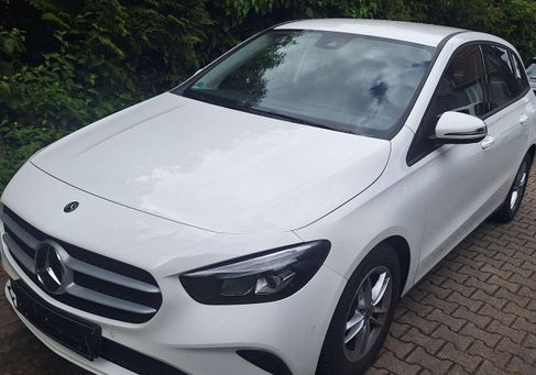 Mercedes-Benz B 180, 2020