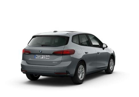 BMW 220, 2023