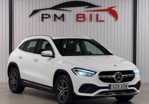 Mercedes-Benz GLA 200, 2022