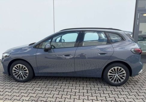 BMW 220, 2025 3