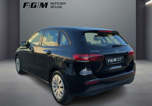 Mercedes-Benz B 250, 2021