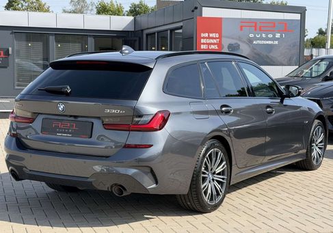 BMW 330, 2022