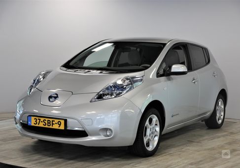 Nissan Leaf, 2011