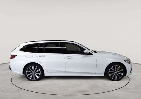 BMW 320, 2022 3