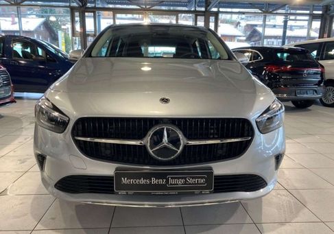 Mercedes-Benz B 180, 2024