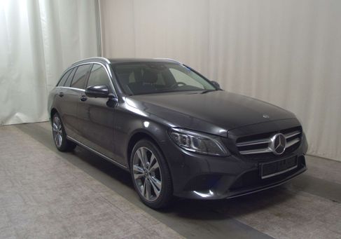 Mercedes-Benz C 300, 2021 3