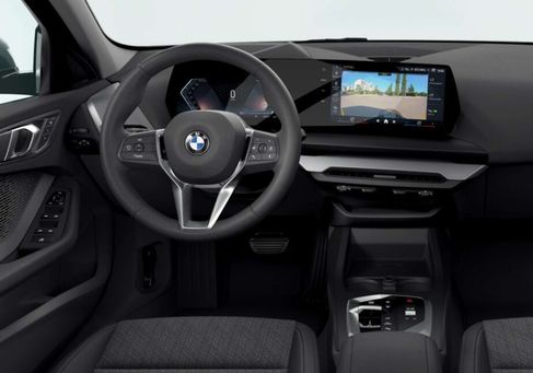 BMW 120, 2025 3