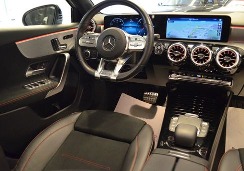 Mercedes-Benz A 200, 2022