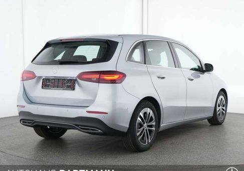 Mercedes-Benz B 180, 2025