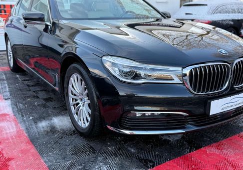 BMW 740, 2017