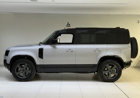Land Rover Defender, 2026