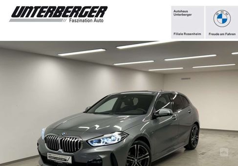 BMW 118, 2022