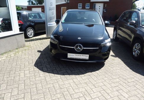 Mercedes-Benz B 200, 2023