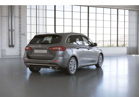 Mercedes-Benz B 180, 2022 3