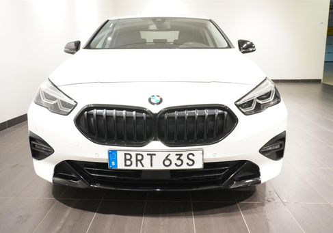 BMW 218, 2021 3