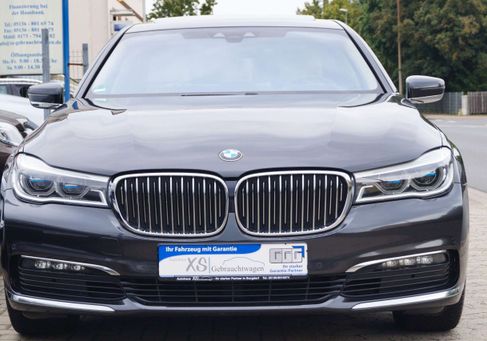 BMW 730, 2017